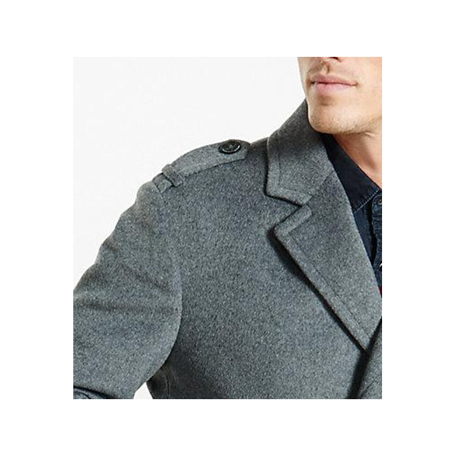 shoulder epaulet in men’s coat