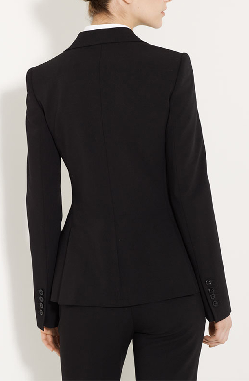 Buy tailored womens suits online to get great many features and benefits