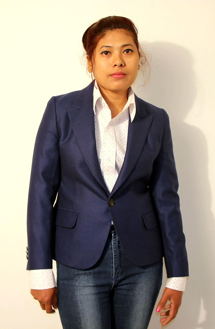 Fitted blazer womens to highlight your shape with the natural waistline