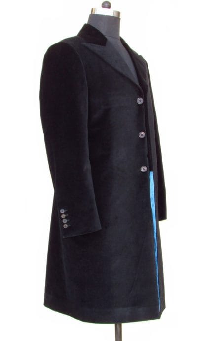 Womens 12th Doctor Who black velvet frock coat side view.